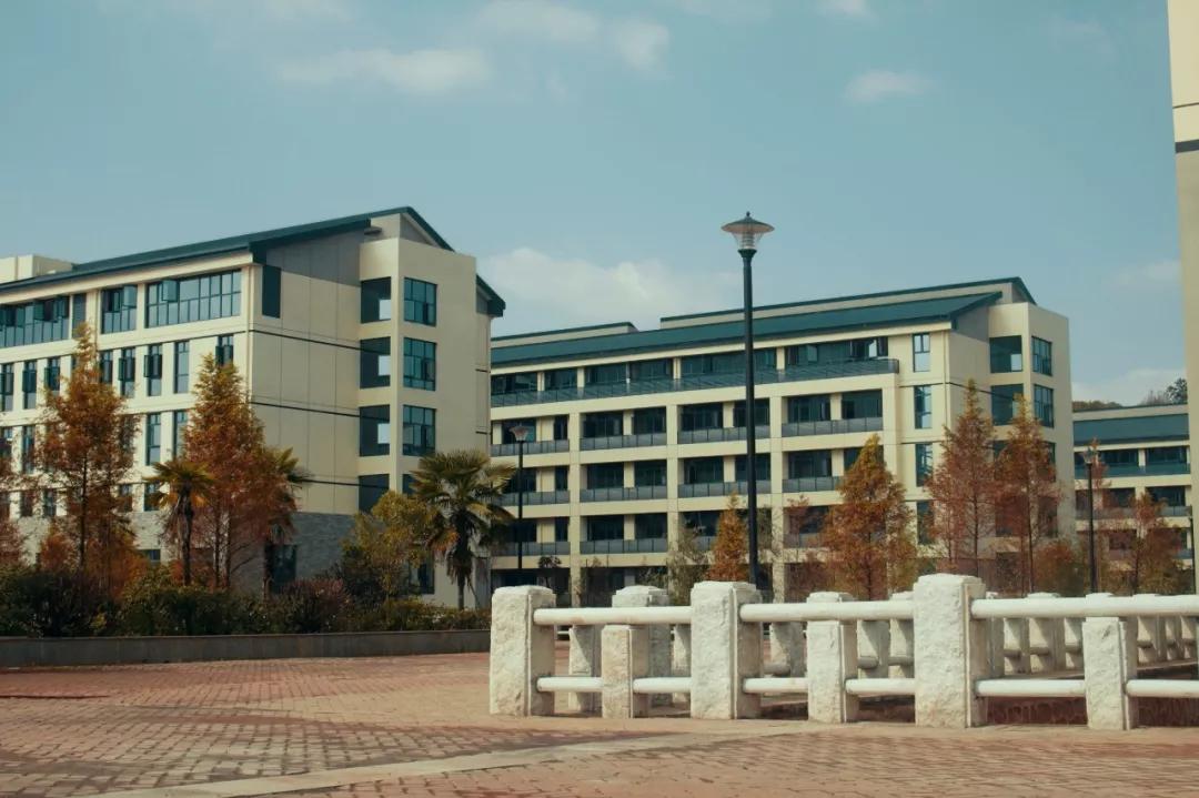 美呆了带你看南华大学雨母校区的新风貌
