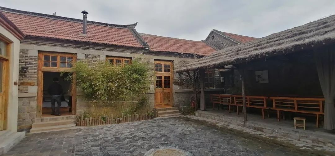 有意思新泰这个地方把闲置老屋弄成了网红民宿