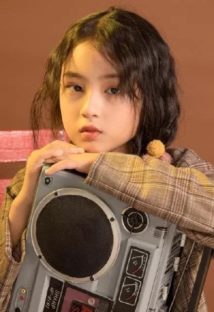 安生的扮演者有三位,除了徐一娢外,小演员张婉儿饰演少年安生,李佳勋