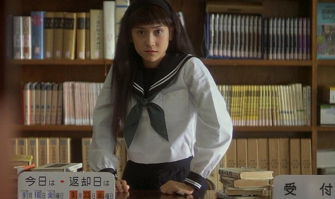 情书影评博子的情感浓郁而沉潜藤井树的心思收敛又飘忽