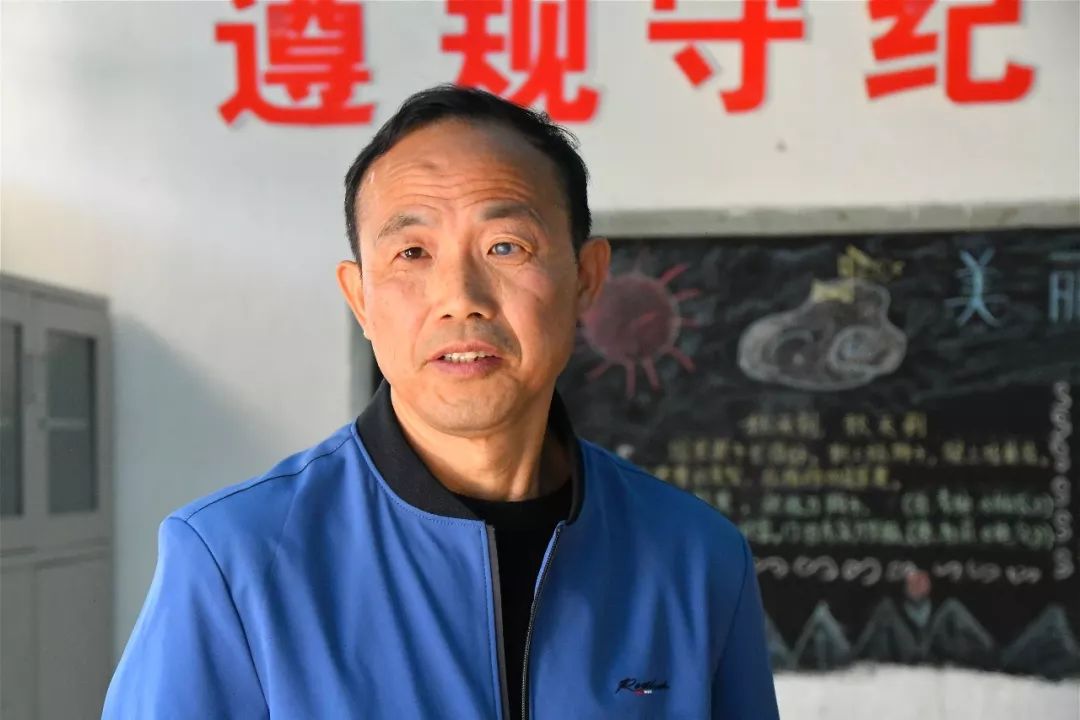 他就是沙县郑湖中心小学上洋教学点张绍康.