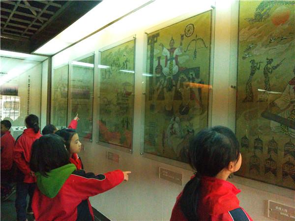 零陵区凼底中心小学：走进博物馆 培育爱国情