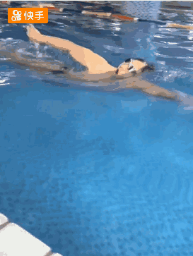 62岁白发彭于晏爆红,身材碾压小鲜肉:一辈子最好的活法,就藏在这2个字