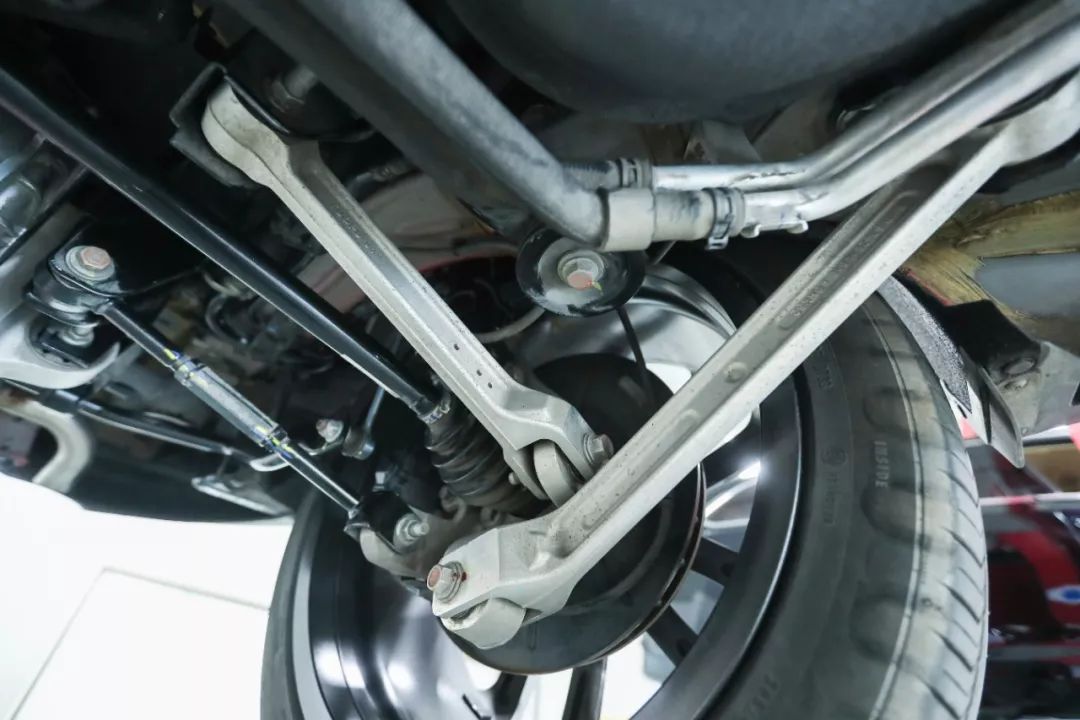 对话汉斯 聊聊比亚迪唐dm的底盘故事 | y车评