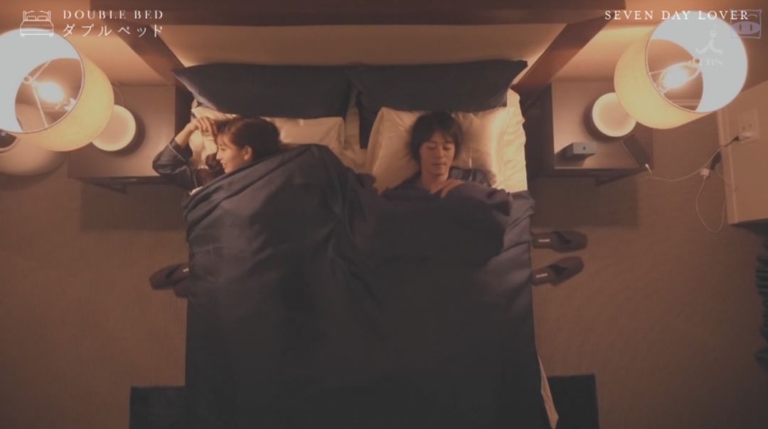 和其他恋爱真人秀不同,霓虹这档真人秀节目《双人床》尺度爆表,大到让