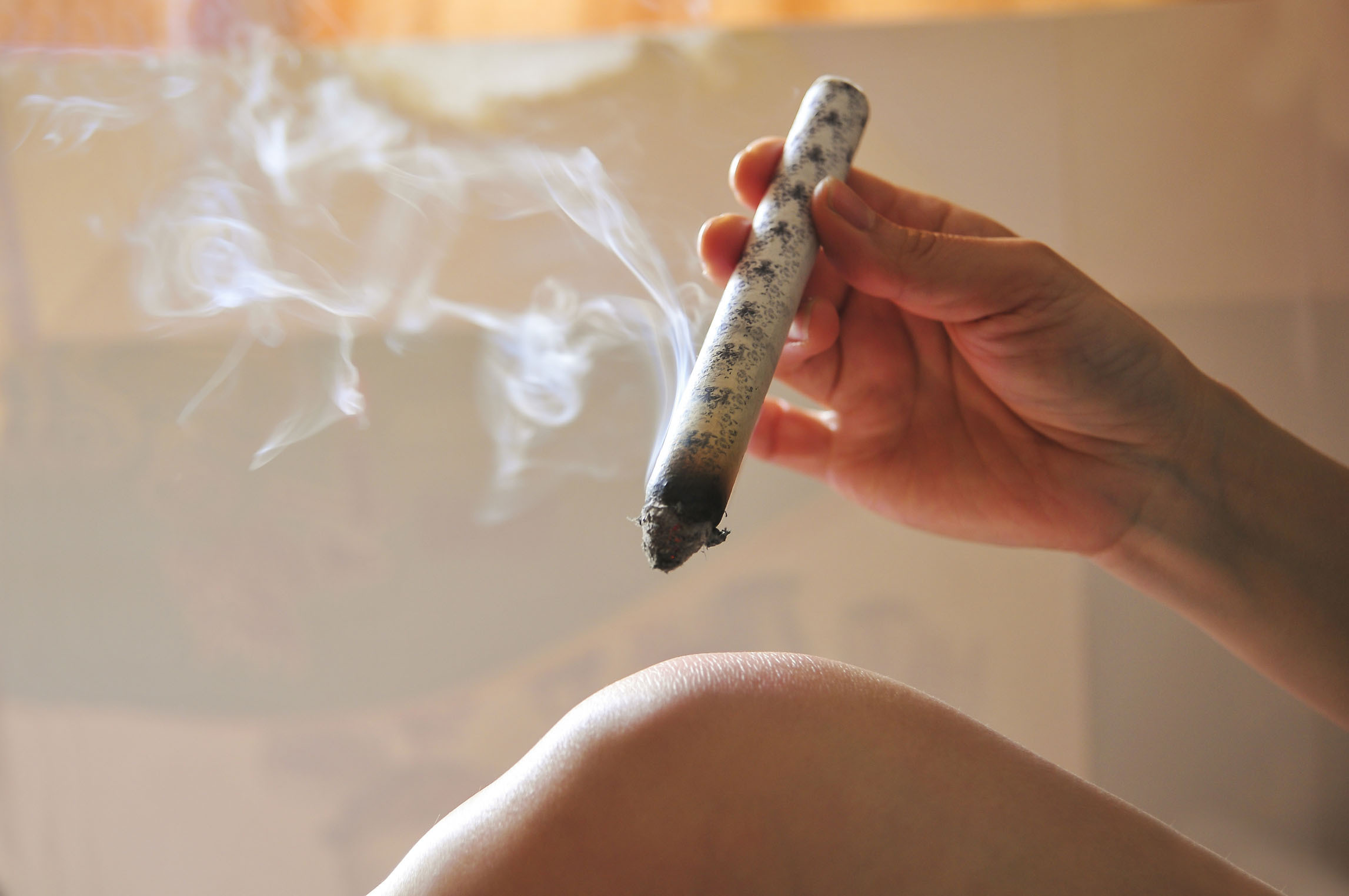 亲身经历告诉你传统艾灸和无烟明火艾灸仪器哪种好