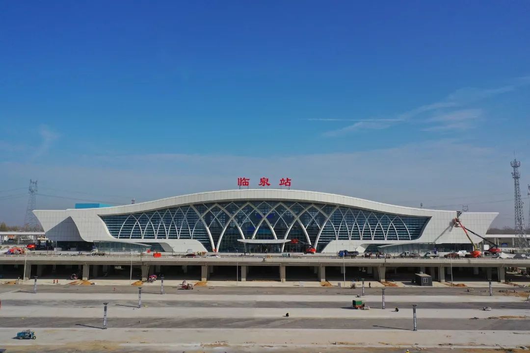 临泉高铁站夜景图片图片