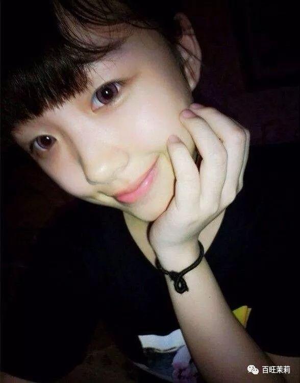 你可能不熟悉,但在那个非主流的时代你一定眼熟她女方阿沁,原名王清媛