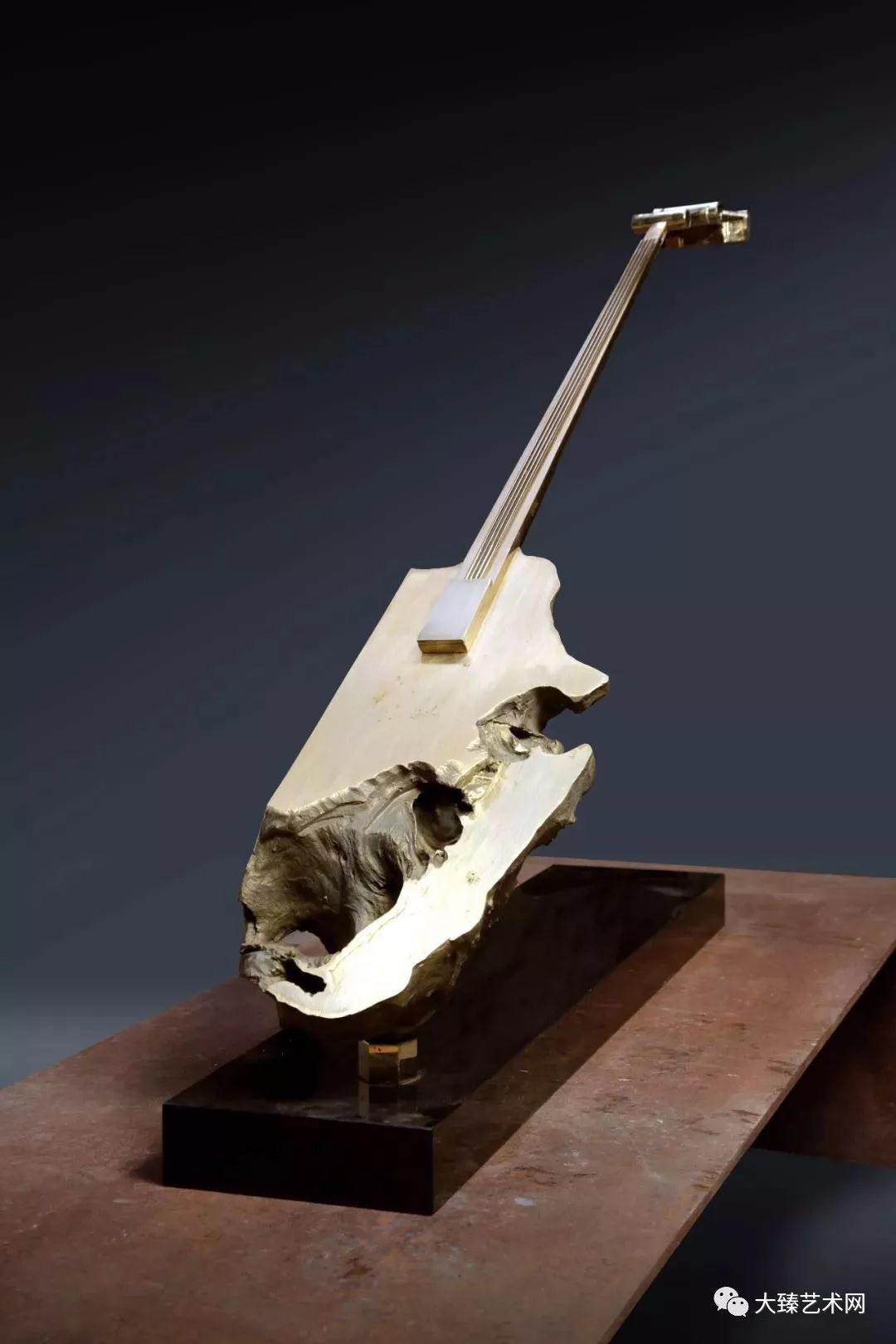 雕塑名家林岗令人惊叹的艺术用废旧材料展示东方文化