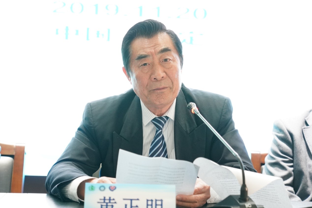 中国医药教育协会会长黄正明在致词中说,出京第一站选择保定,这是因为