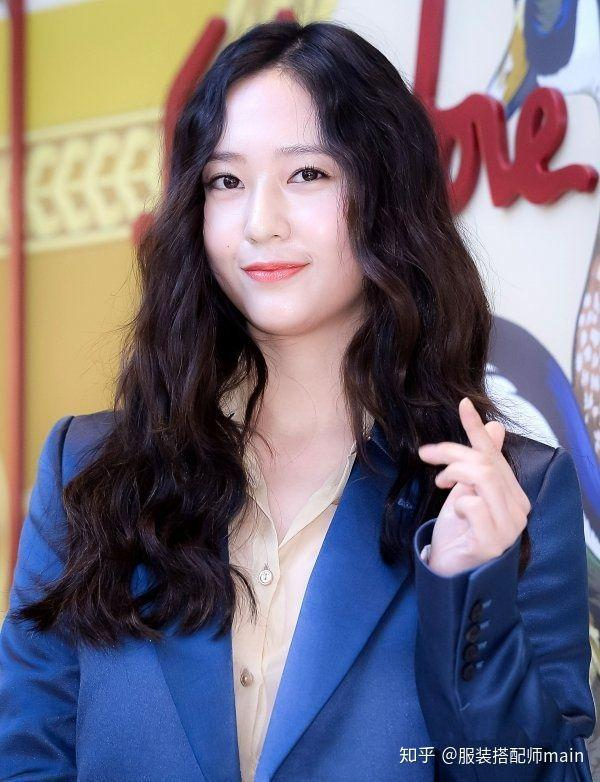 原创被喻为最美"马甲线"女星 krystal郑秀晶如今也"发福"了?