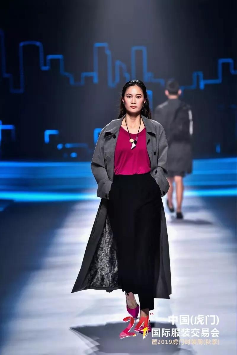 秀场直击千色都市yishion以纯时尚发布会