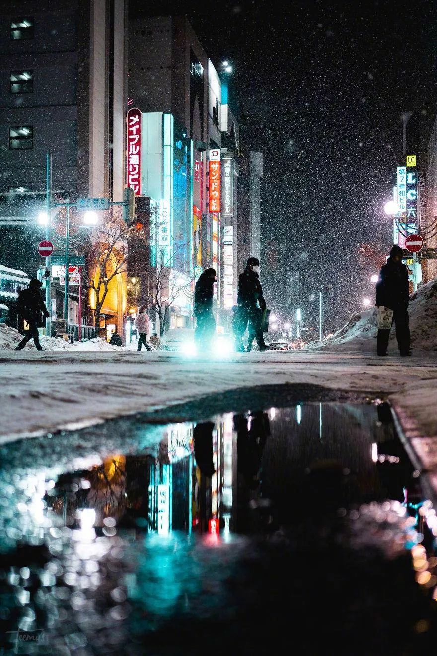 在下雪的日子,維也納人的腳步似乎都慢了許多,人少到甚至連廣場上的雪