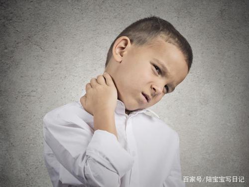 孩子总说腰疼妈妈不当回事说小孩没腰检查完妈妈哭成泪人