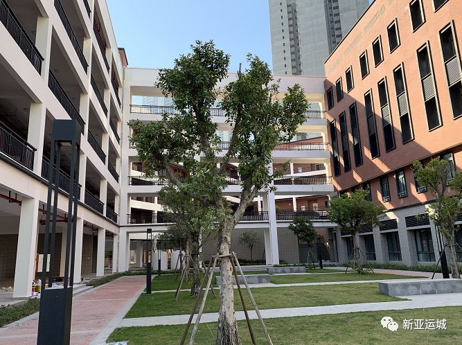 赞广铁一中天峰中学通过竣工验收预计明年9月开学