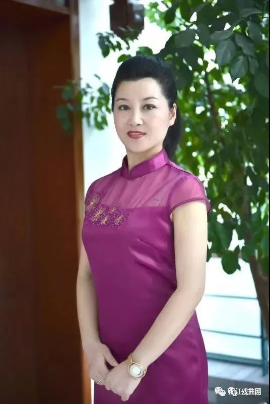 著名姚剧演员王育红演唱三月桃花红沉沉