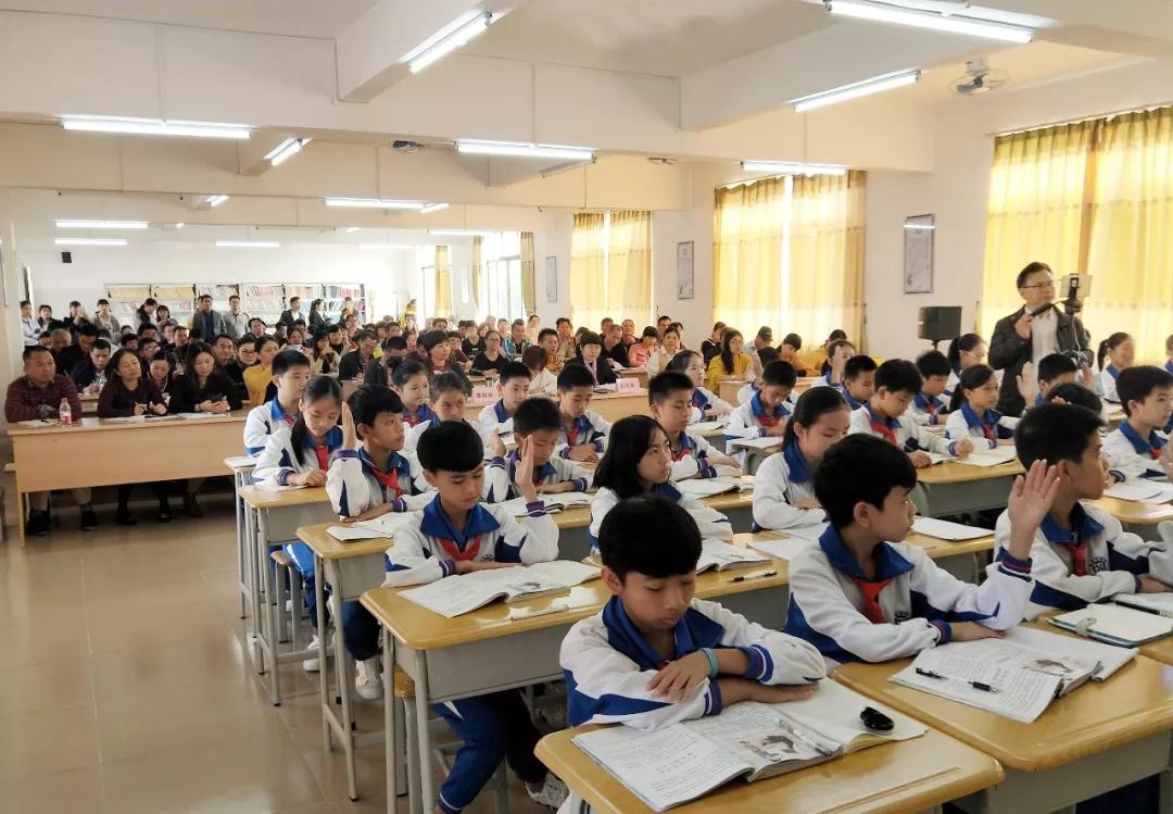 助力当地教育发展打造湛江教育新名片新南方学校举行千人教学开放日