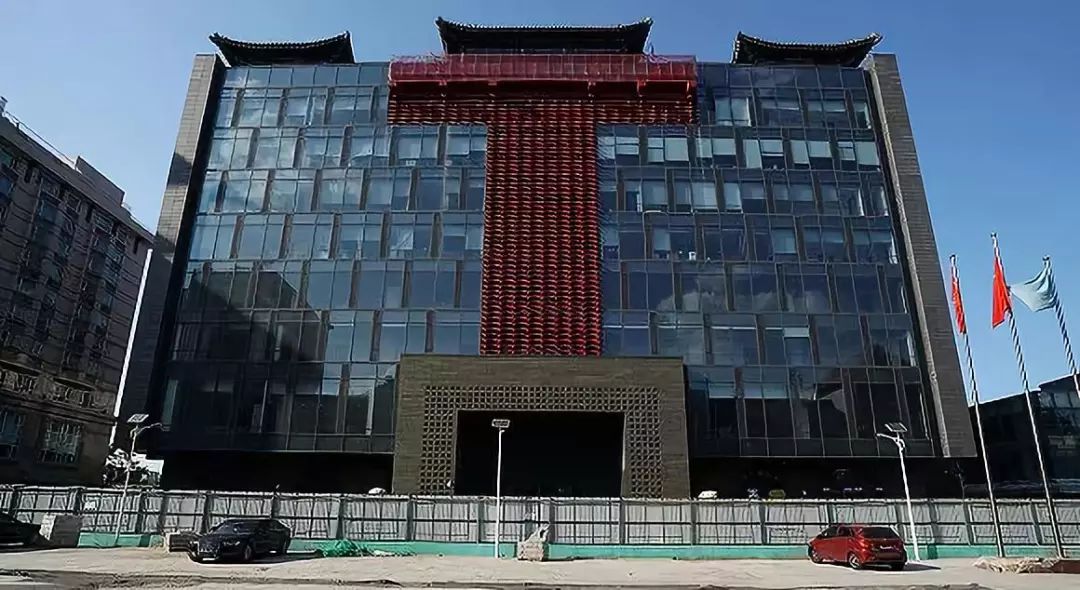 大厦 (图片来源:视觉中国)隆福寺一期工程改造了隆福寺大厦和隆福北里