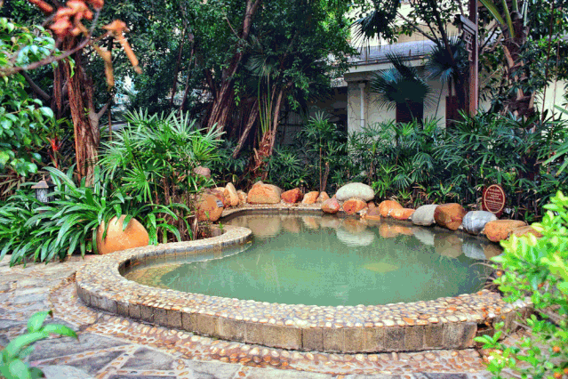 全身心放松在38°的温泉水中带给你不一样的感受地址:厦门集美区杏林