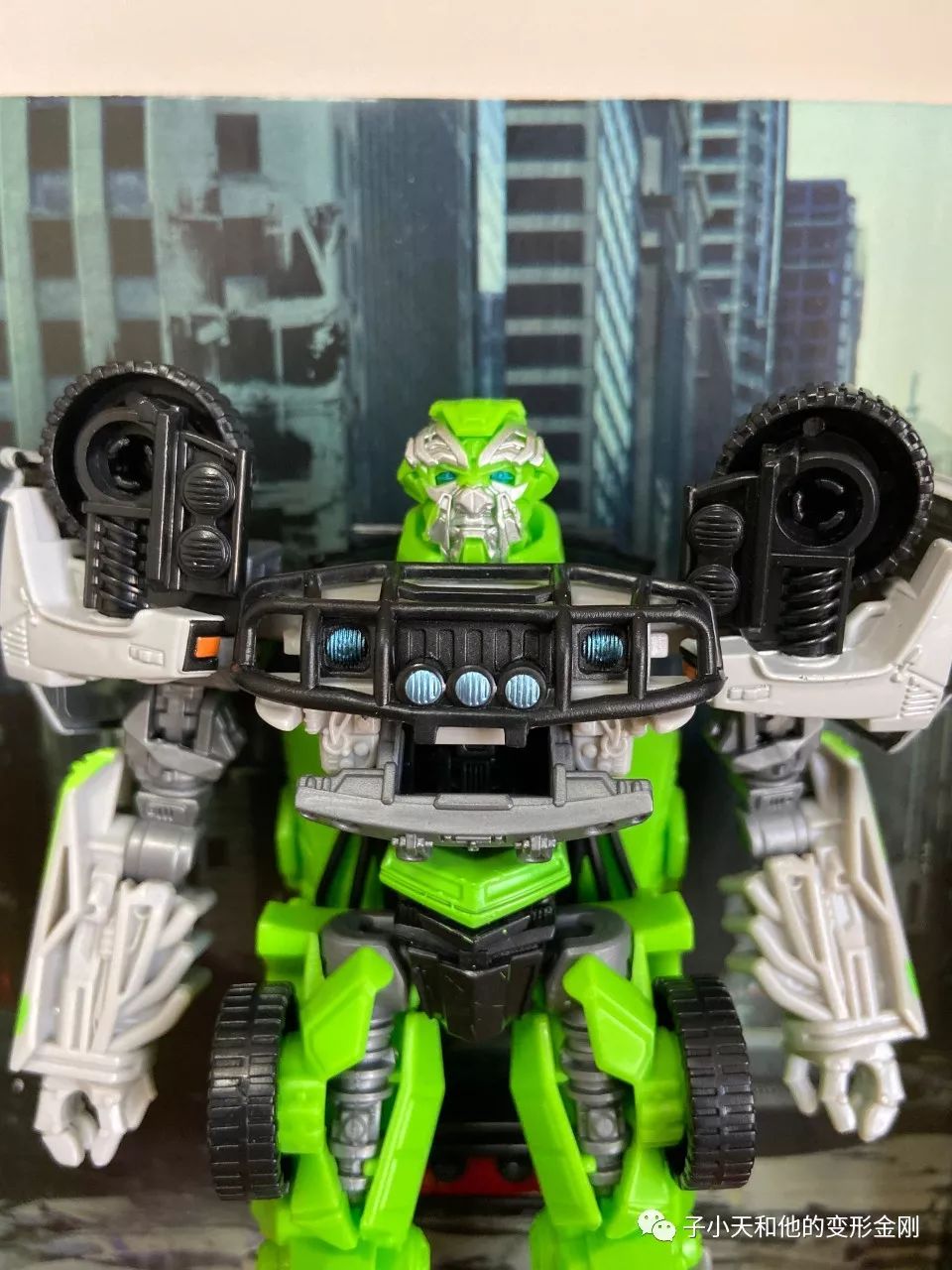 评玩具子小天movie杨测评变形金刚ss16绿色救护车博派的重要角色