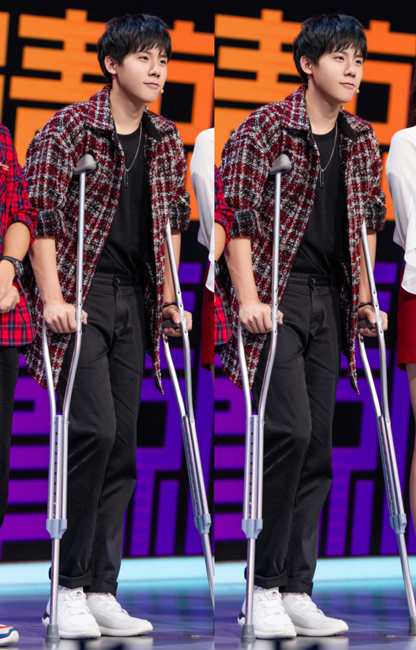 周奇演员请就位带伤拍戏孔雀演技在线可塑性引热议