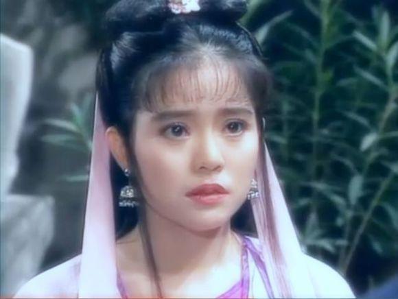 内地观众对狄莺最有印象的可能还是93版的《包青天》.