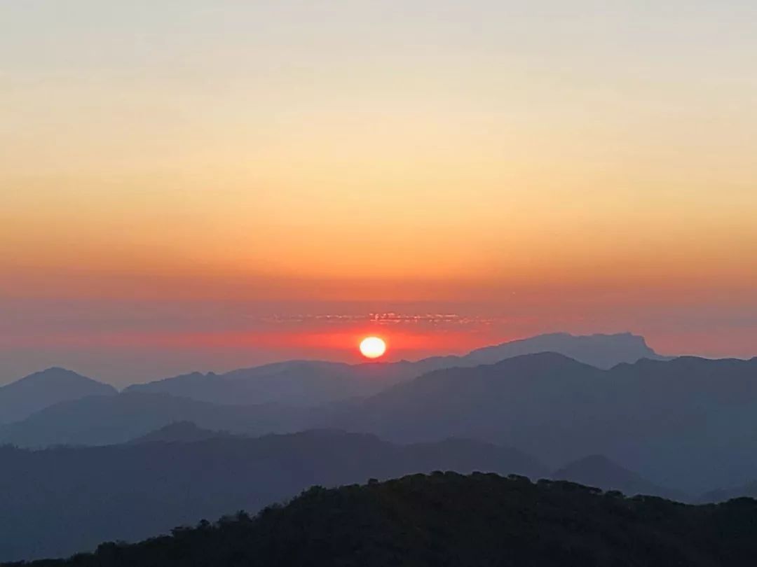 可能对于外地的朋友来说,耳熟能详的四川景点是九寨沟,都江堰,青城山.