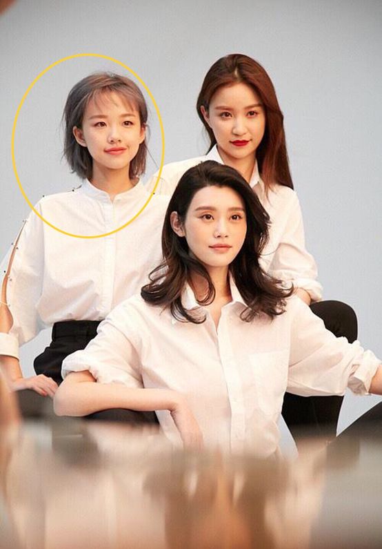 阿沁原名王清媛,去年和奚梦瑶,雪梨登上《vogue》,是国内网红鼻祖之一