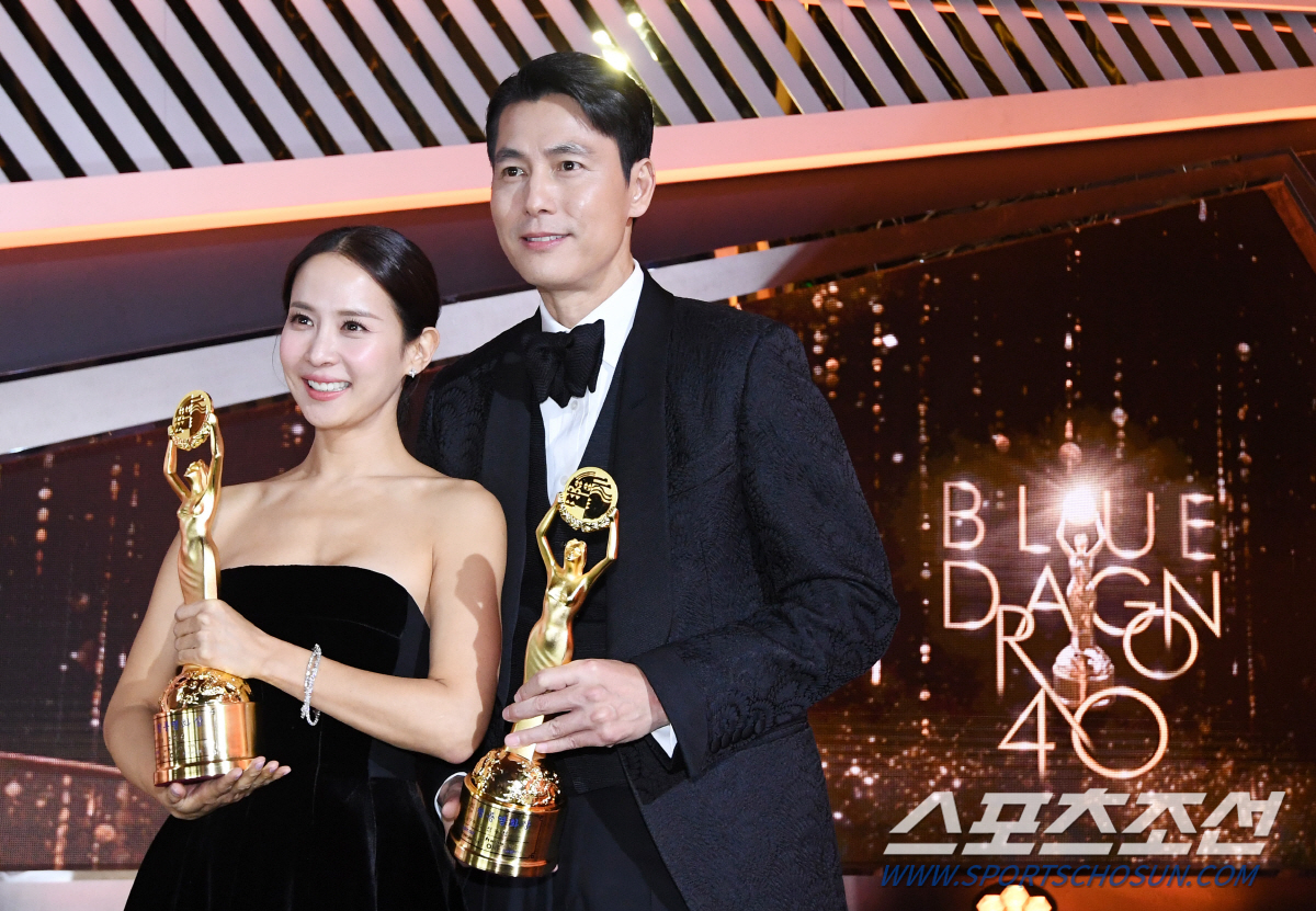 时光网报道 第40届韩国电影青龙奖于11月21晚落幕,各大奖项揭晓
