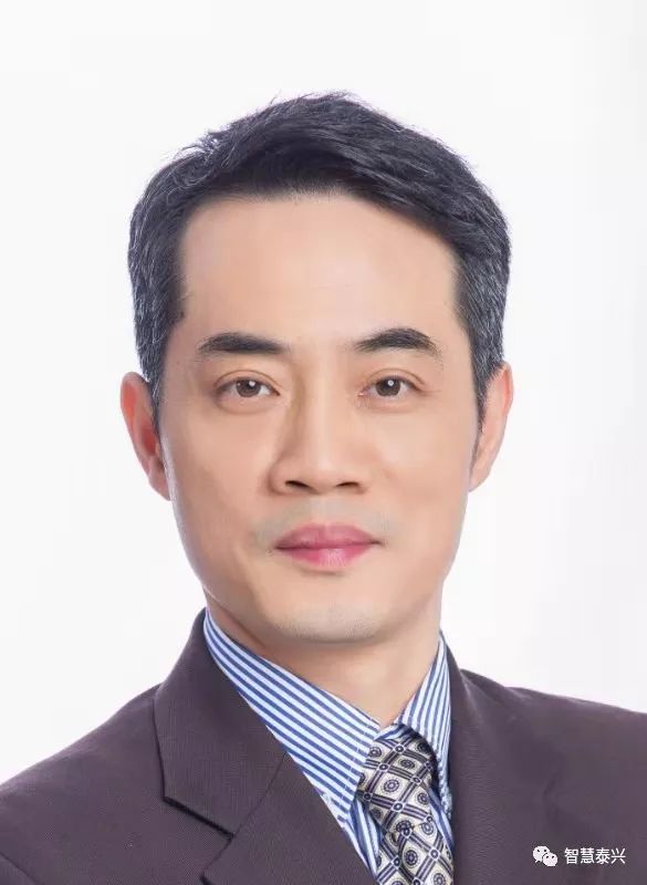 戴锦晖复旦大学附属眼耳鼻喉科医院眼科主任医师,博士生导师,复旦大学