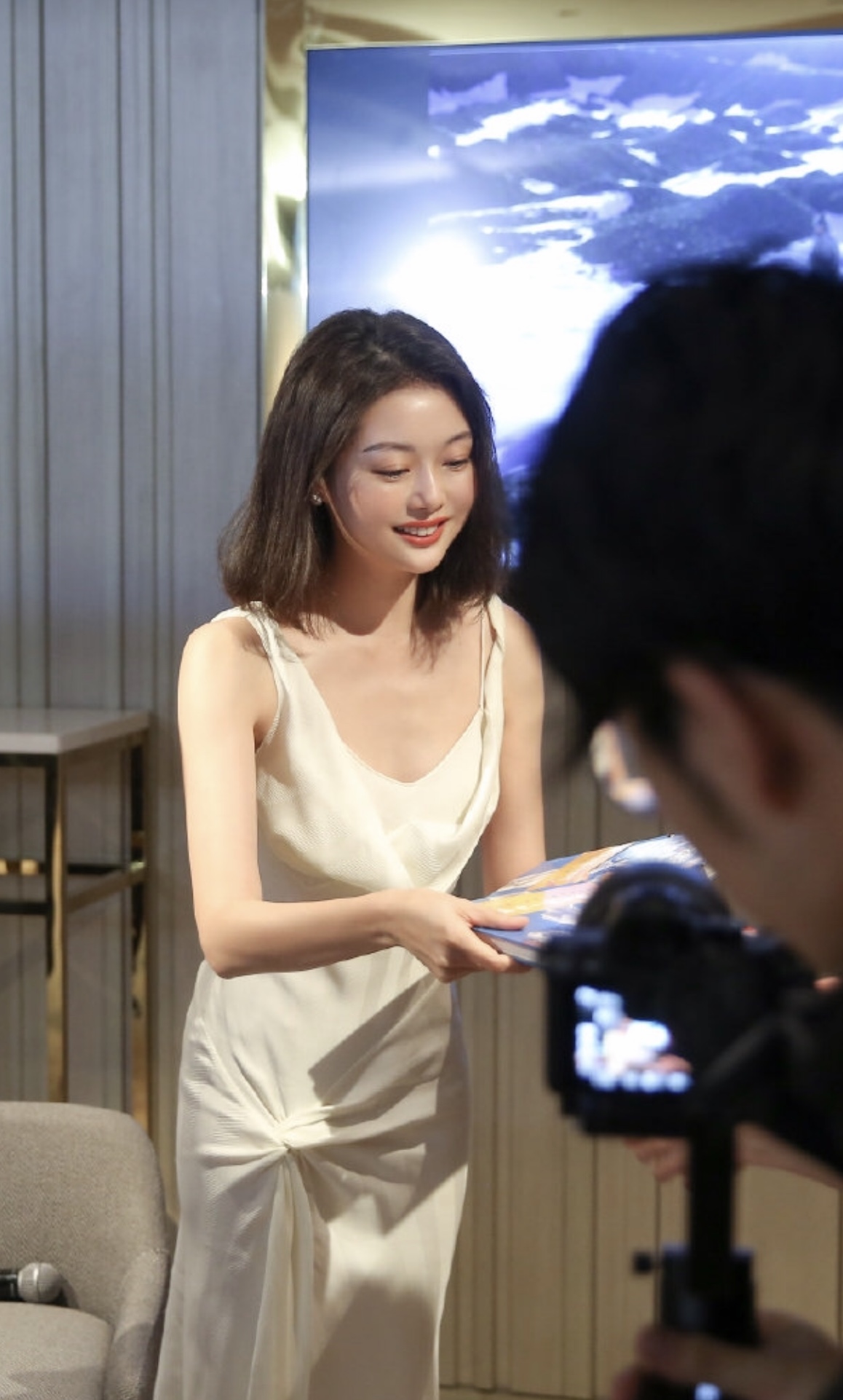 晚晚的莫兰迪色穿搭长裙知性优雅原来平民名媛风还能这么穿