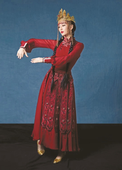 "出生于新疆的锡伯族姑娘佟丽娅反复念叨着这句话.