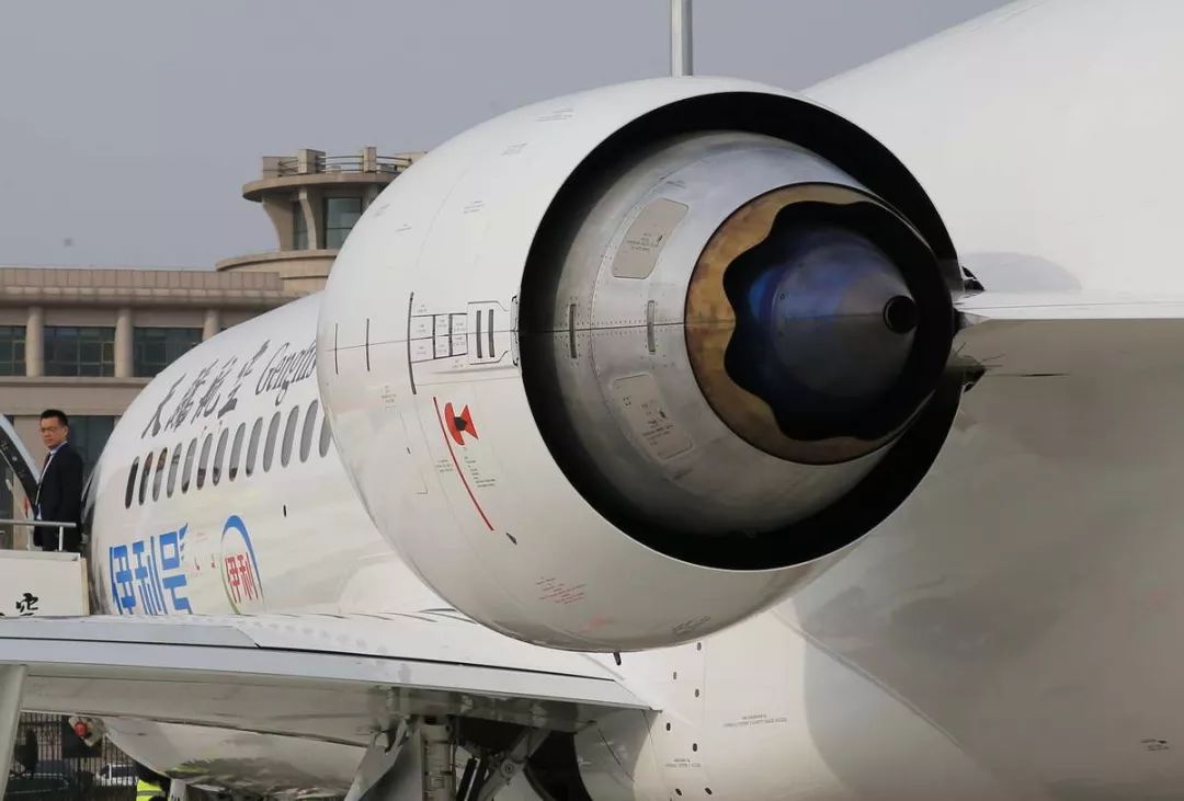 国产arj21客机为何选择ge发动机没有第二种选择吗