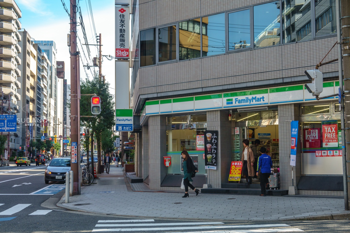 日本便利店为什么受欢迎？麻雀虽小，五脏俱全，比逛超市好玩