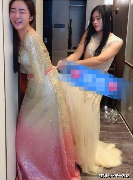 四川无臂女孩为好友婚礼做伴娘,网友:好想娶她_新娘