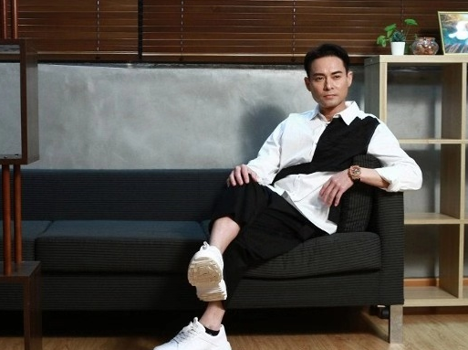 原创因得罪公司被雪藏海俊杰时隔7年再发新歌北漂终于熬出头