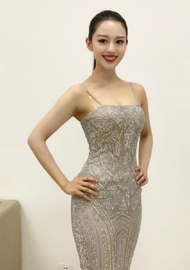 郎朗娇妻被疑整容!旧照曝光皮肤黝黑形同路人,连郎爸都质疑过?_吉娜