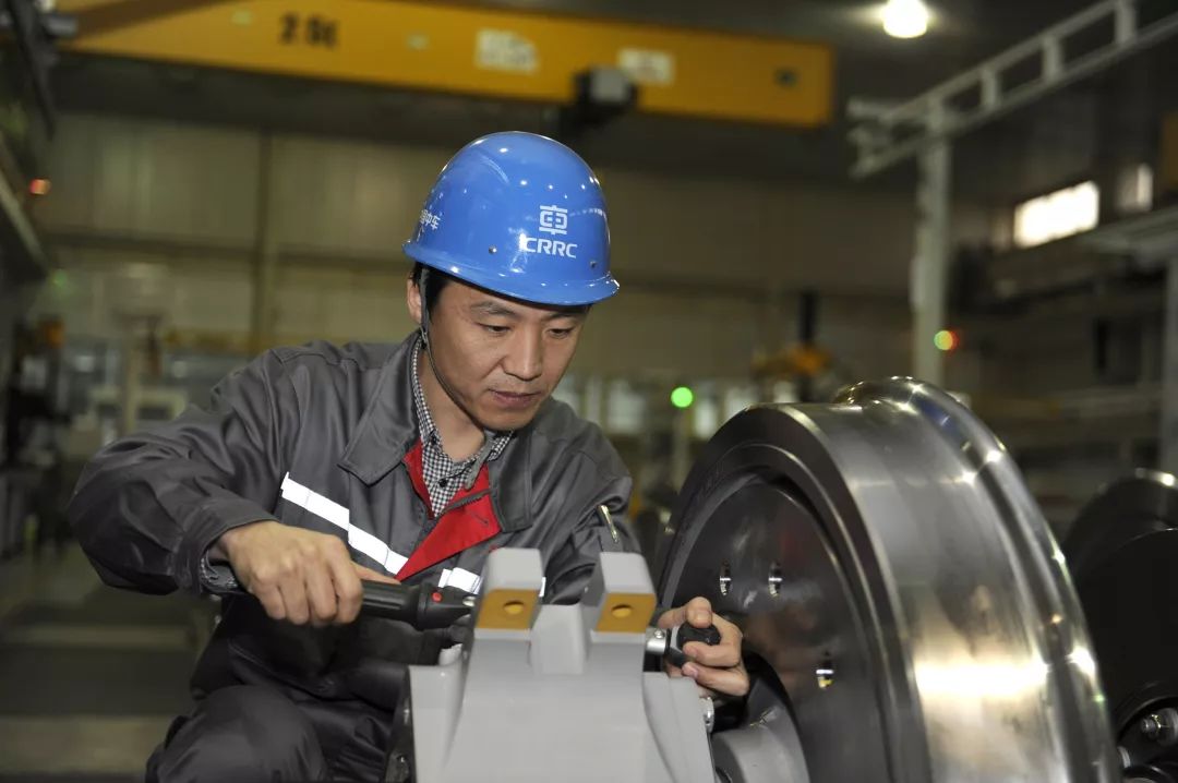 新时代铁路榜样丨郭锐从中国制造到中国智造智慧原子拼搏不止