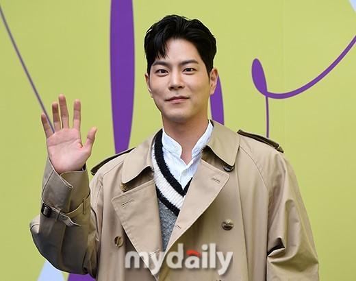 韩国艺人洪宗玄12月2日参军服兵役