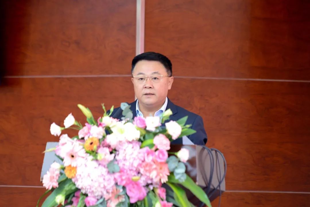 行长吴金铎,省行党委委员,副行长林廷亚,杨帅出席活动;农行海南分行