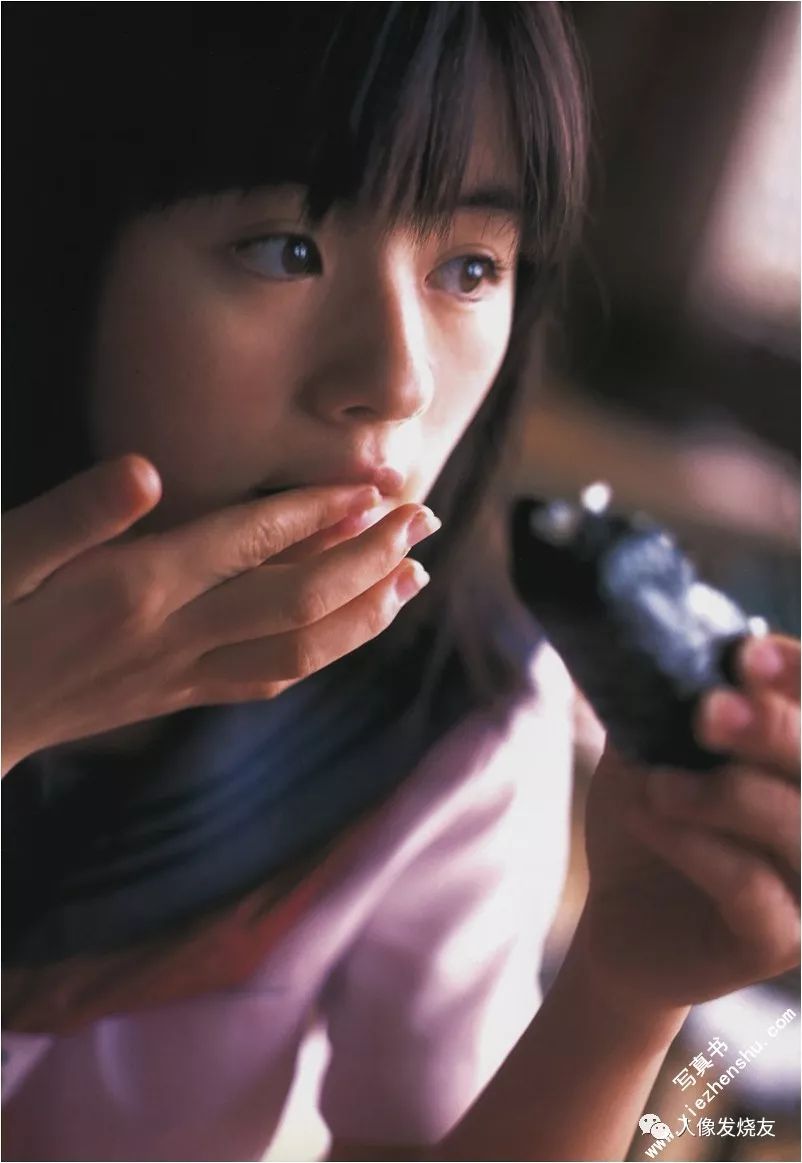 滨丘麻矢丨让筱山纪信一度着迷的少女模特到底有什么魔力