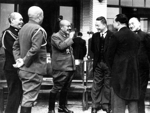 当然,还有1940年3月大汉奸汪精卫组建的伪南京国民政府.