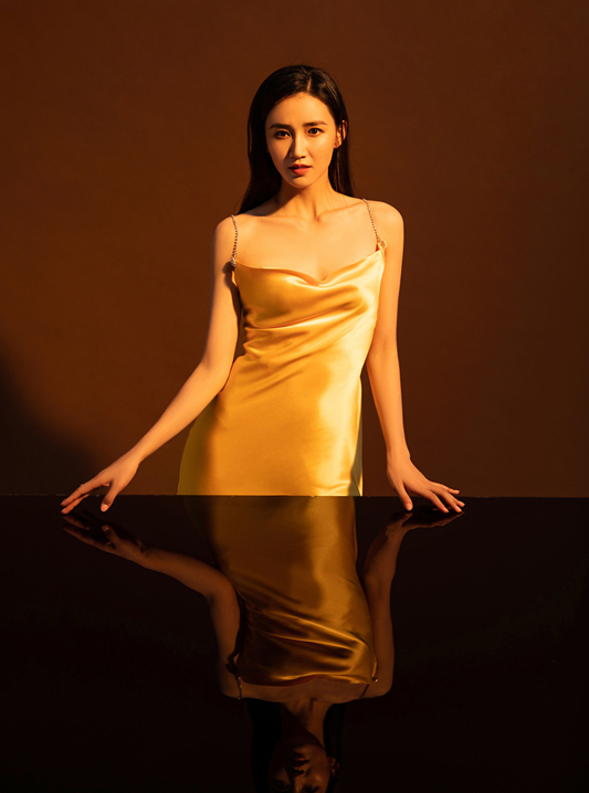 原创周开开看来年轻有毒专治不服这句宣言象征着勇敢与无畏