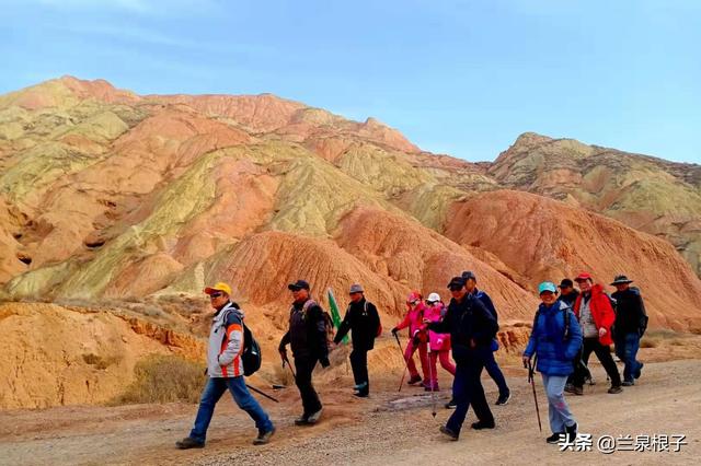 翻山越嶺永登樹屏杏花村穿越至苦水鎮欣賞蘭州永登樹屏最美丹霞