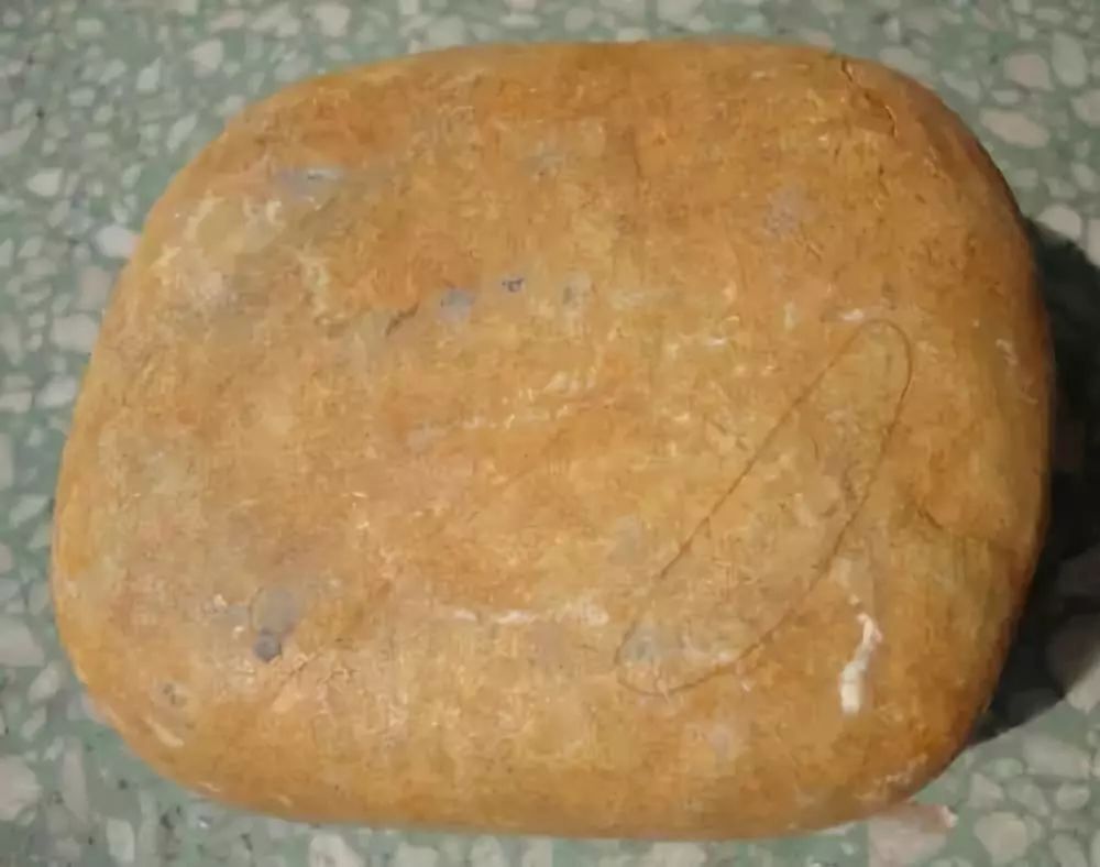 6万买来的原石切开居然帝王裂货主低价卖给玉雕师结果