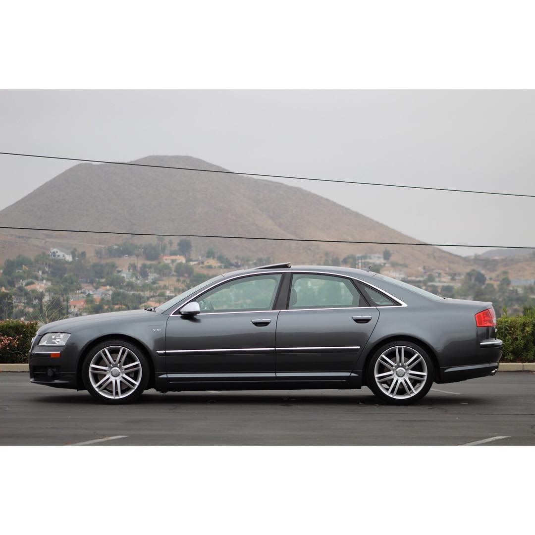 仍然保留"浓浓商务风"的2008款奥迪s8!