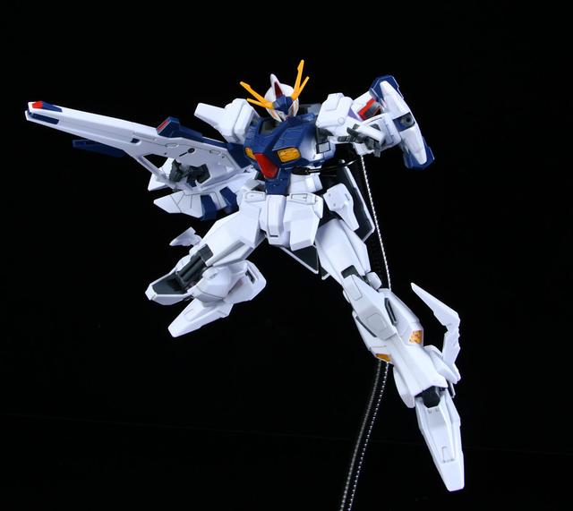 "总结:毫无疑问,今年是高达粉丝们狂欢的一年,一款接着一款的优秀套件