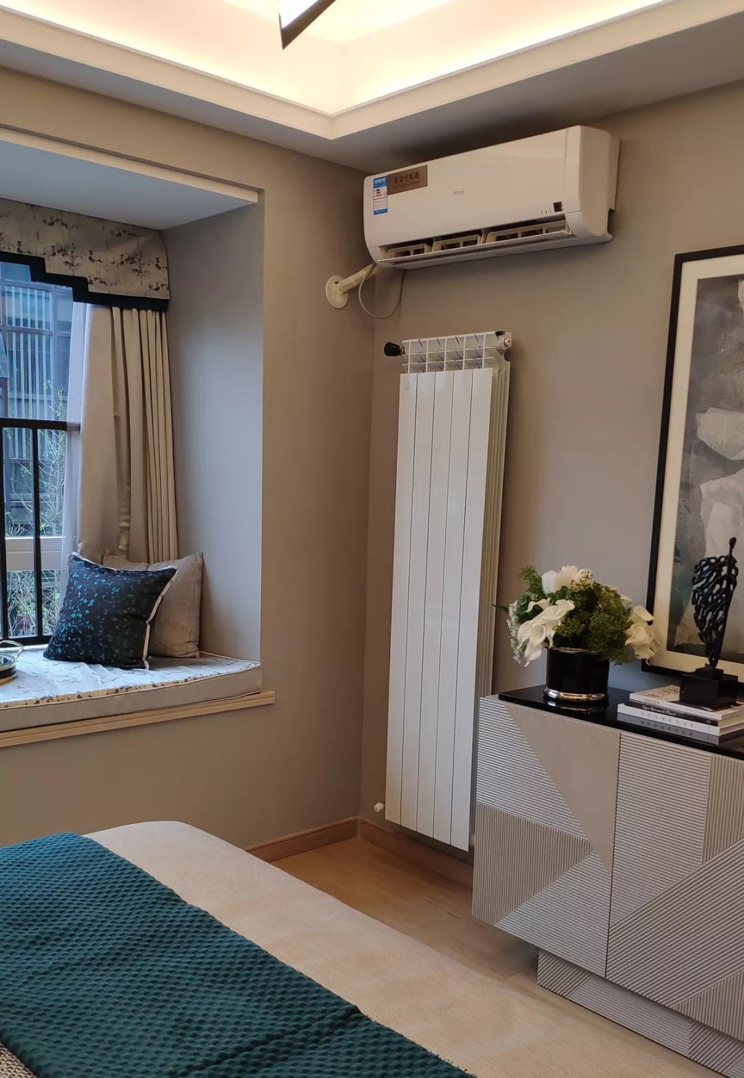 卧室暖气片为什么不能装在床边