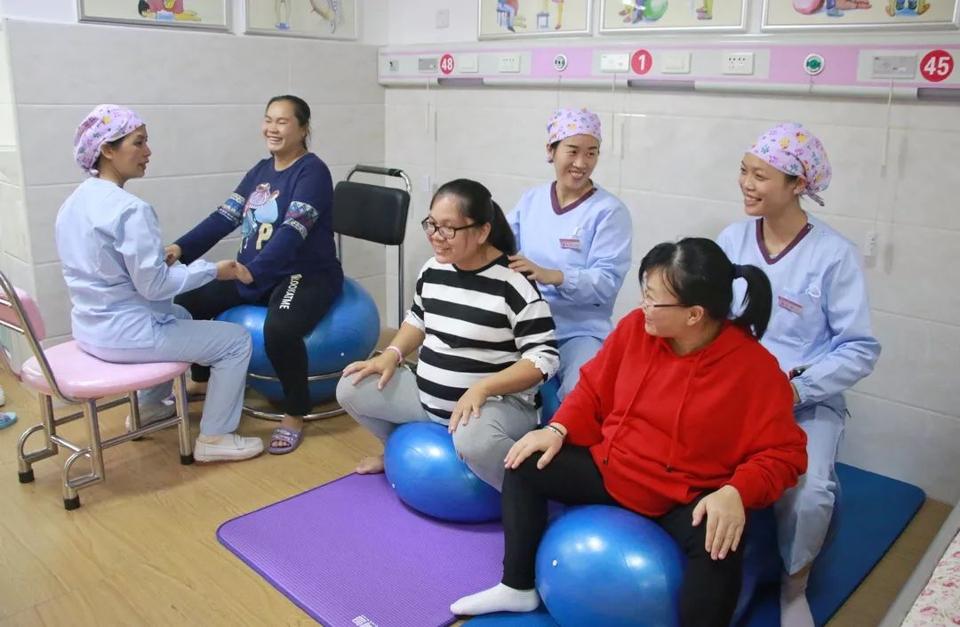 陽朔縣婦幼保健院開展導樂陪伴分娩讓自然分娩成為幸福的體驗