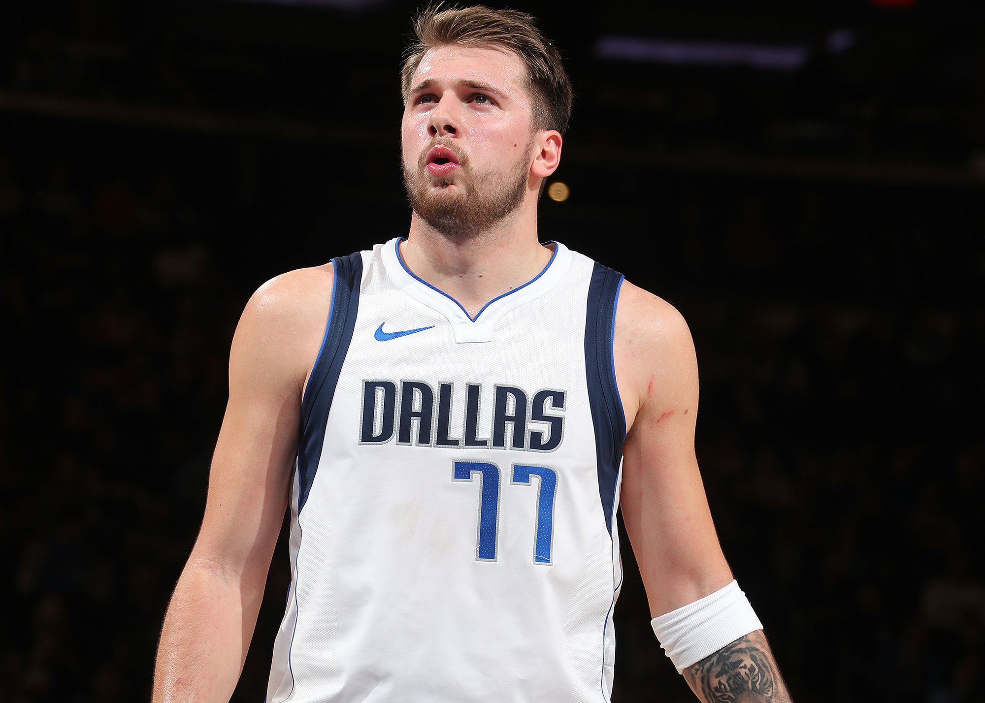 原创效率值联盟第一场均接近30三双东契奇真有可能拿mvp